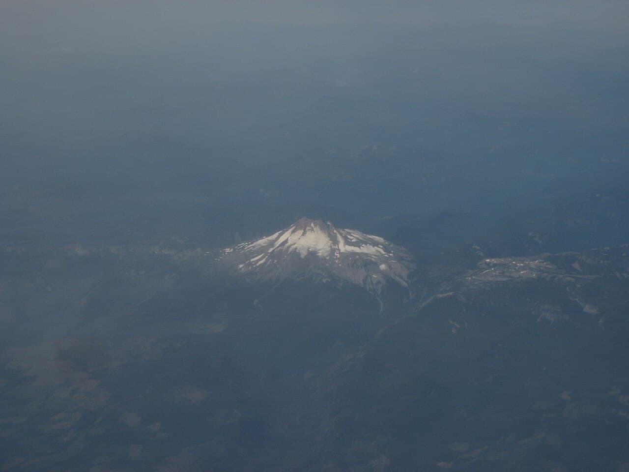 Central Cascades Day-Use — Pamelia Lake wilderness permit area in Central Cascades Wilderness - backcountry hiking destination