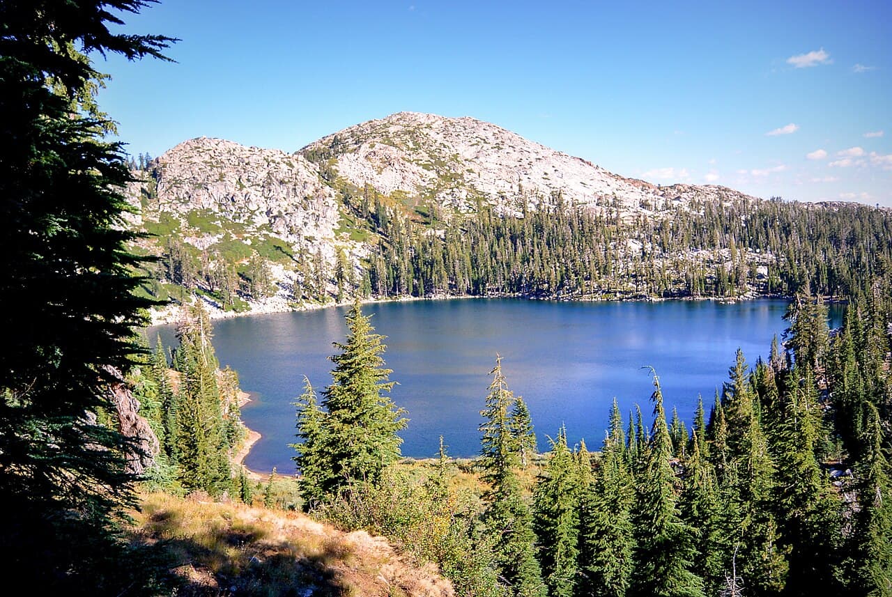 Desolation Wilderness Permit — Schmidell wilderness permit area in Desolation Wilderness - backcountry hiking destination