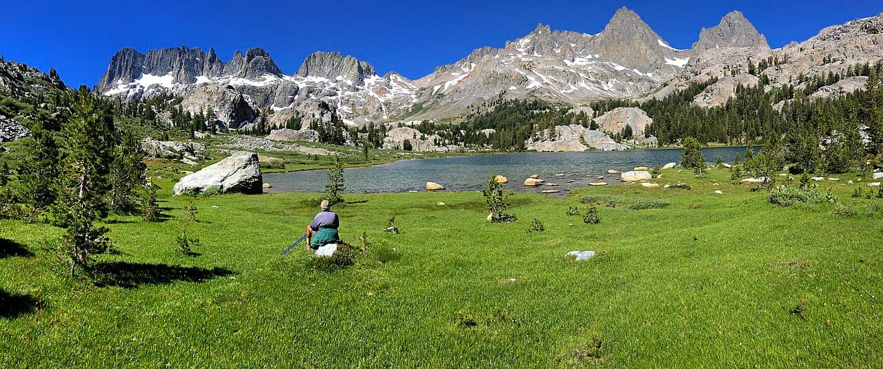 Inyo NF Wilderness Permit — Minaret Lake wilderness permit area in Inyo National Forest - backcountry hiking destination
