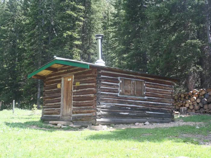 NOTCH CABIN campground in Montana