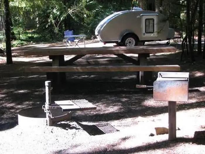 LOST CREEK campground in Oregon
