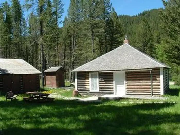 MOOSE CREEK CABIN campground in Montana