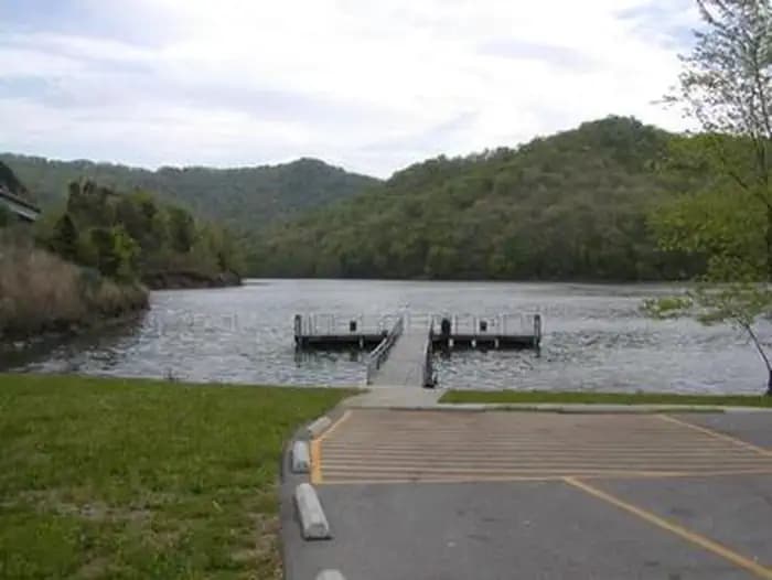 CARR CREEK LAKE SHELTERS campground