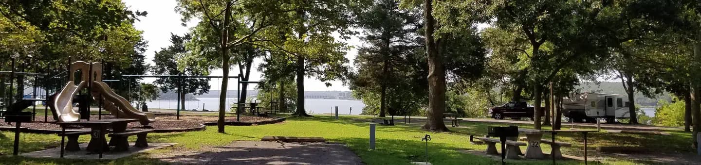 STRAYHORN LANDING campground in Oklahoma