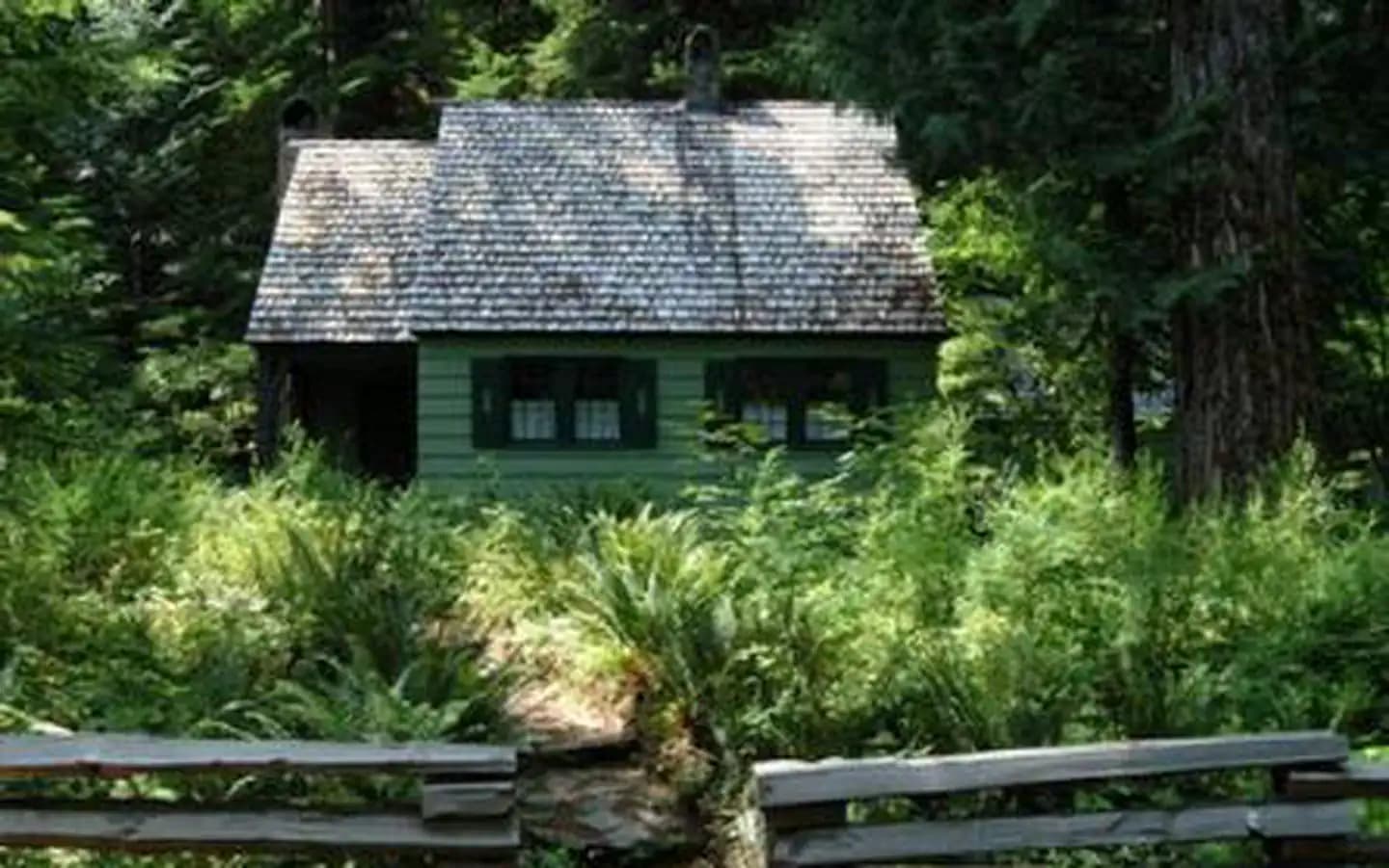 GOVT MINERAL SPRINGS GUARD STA campground in Washington