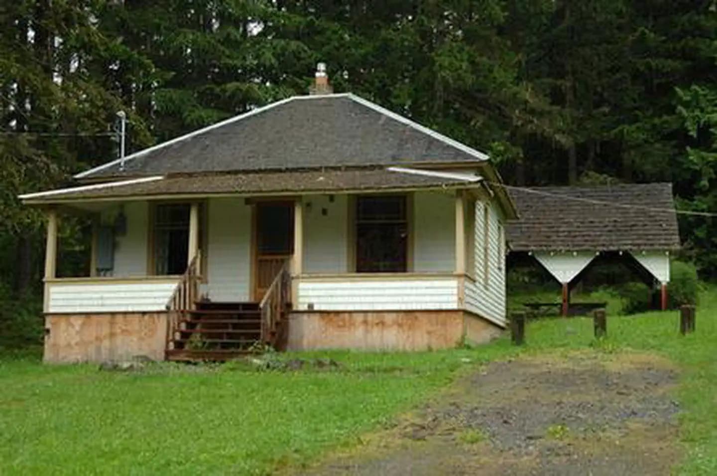 LOUELLA CABIN campground in Washington