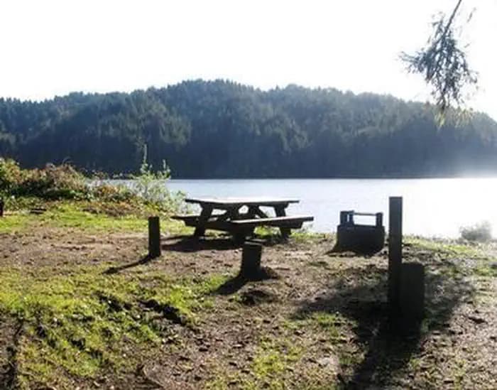 TAHKENITCH LANDING campground in Oregon