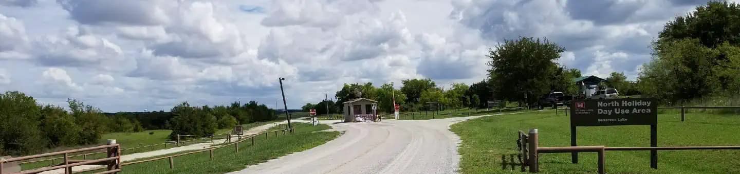 NORTH HOLIDAY PARK campground in Texas