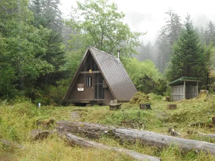 GARNET LEDGE CABIN campground in Alaska