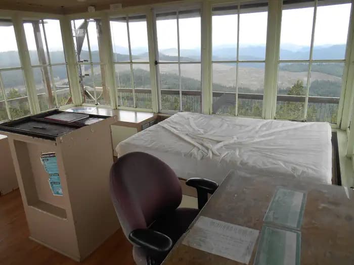 PICKETT BUTTE LOOKOUT campground in Oregon