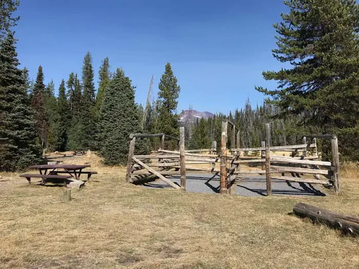 QUINN MEADOW HORSE CAMP campground in OREGON