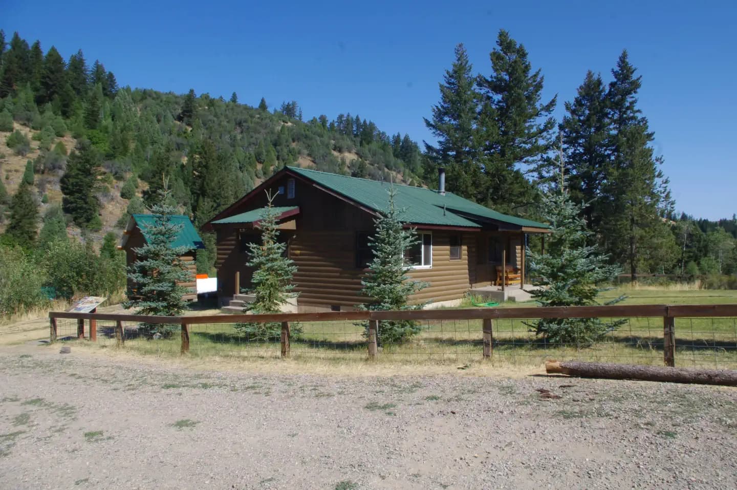 EIGHT MILE GUARD STATION campground in Idaho