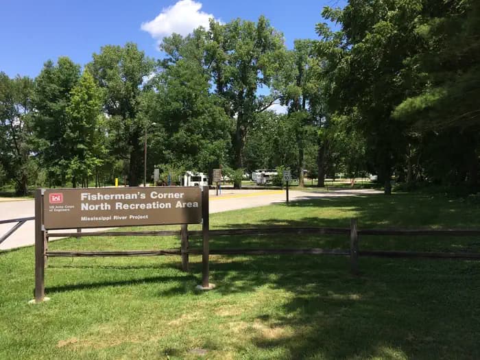FISHERMANS CORNER campground in Illinois