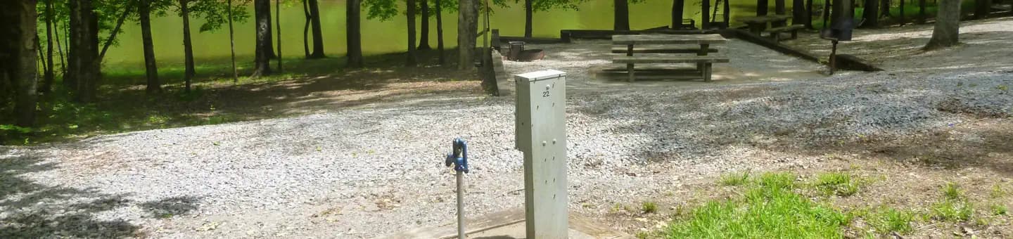 POOLE KNOBS campground in Tennessee