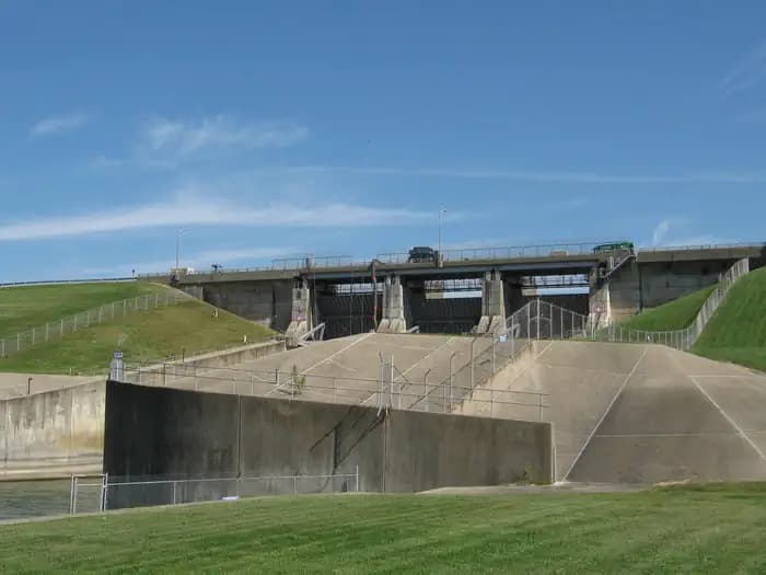 Spillway Picnic Shelters (Shelbyville) Campground in Illinois