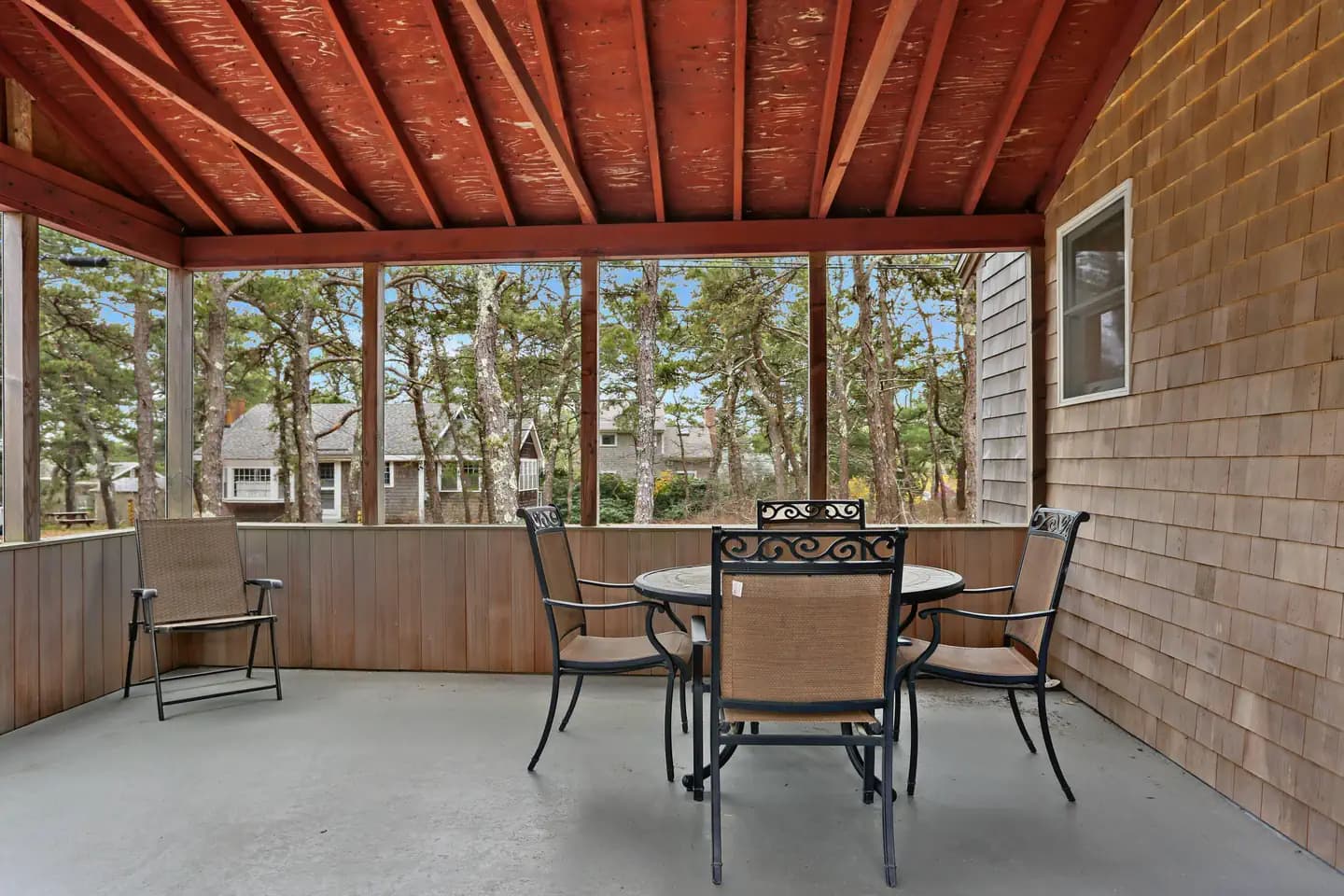Le Count Beach House in Massachusetts