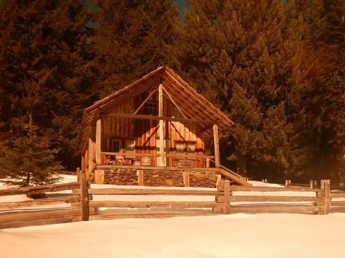 FISH LAKE REMOUNT DEPOT CABINS campground in Oregon