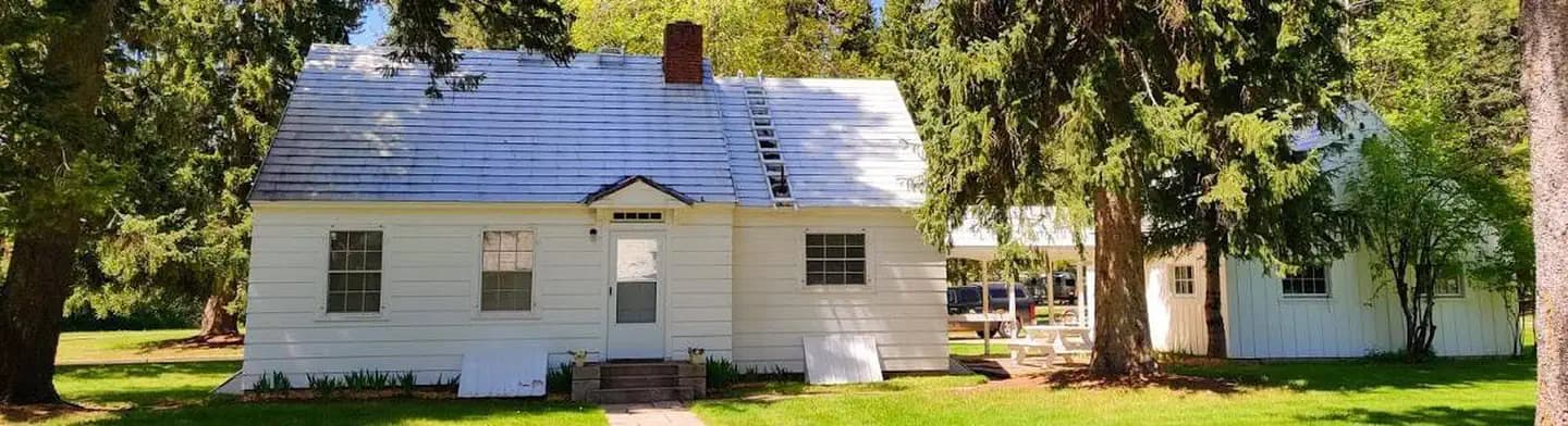 SAVENAC WEST COTTAGE campground in Montana