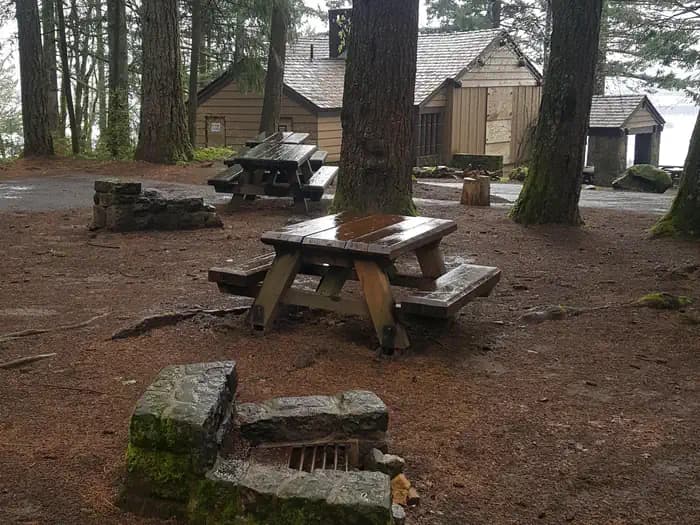 EAGLE CREEK OVERLOOK GRP SITE campground in Oregon