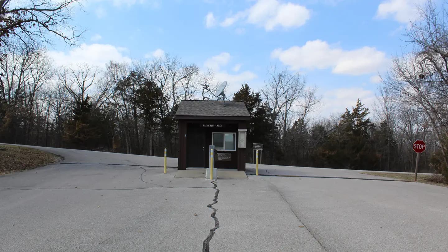 RUARK BLUFF WEST campground in Missouri