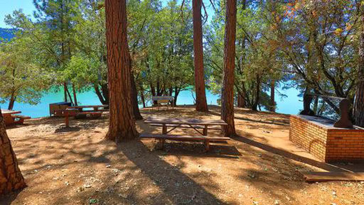 DEKKAS ROCK campground in California