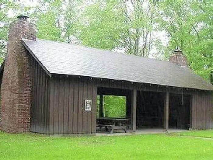 SPEARHEAD POINT SHELTER campground in Wisconsin