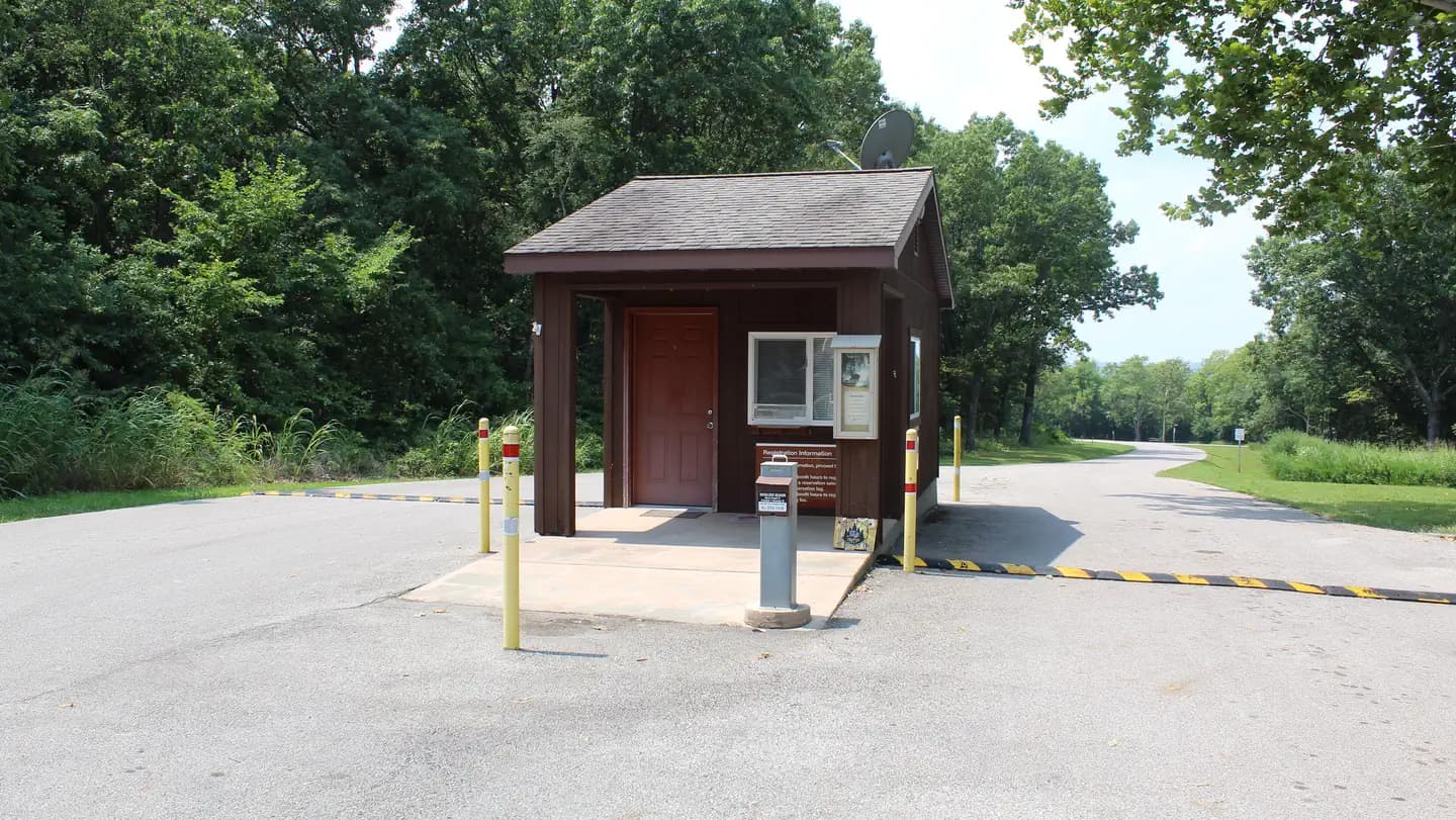 CRABTREE COVE campground in Missouri