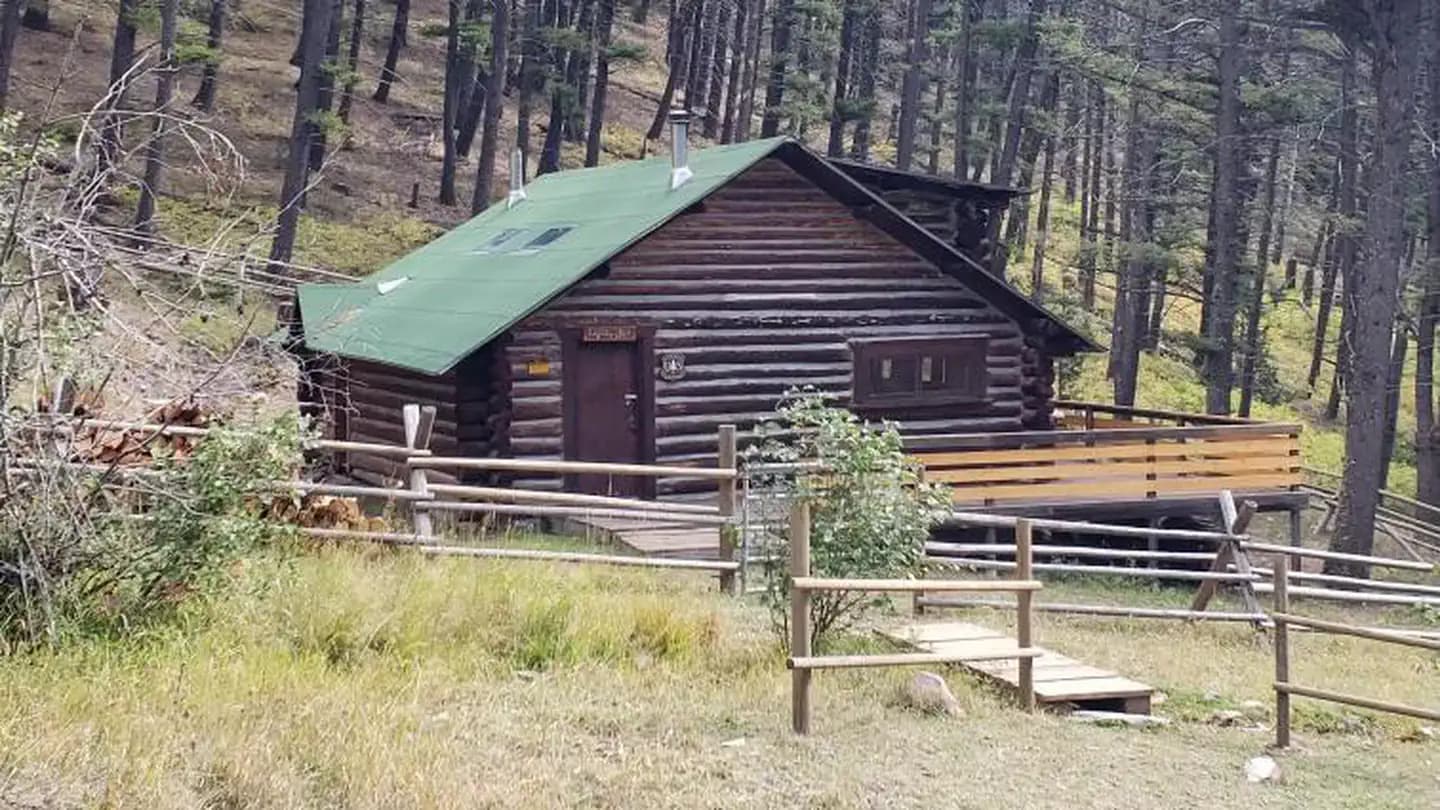 Lost Horse Cabin in Montana