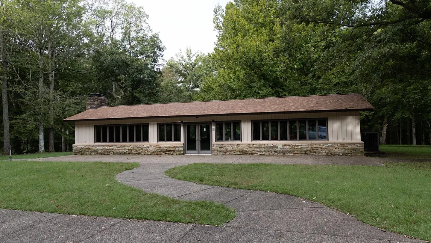 MAMMOTH PICNIC SHELTERS campground in Kentucky
