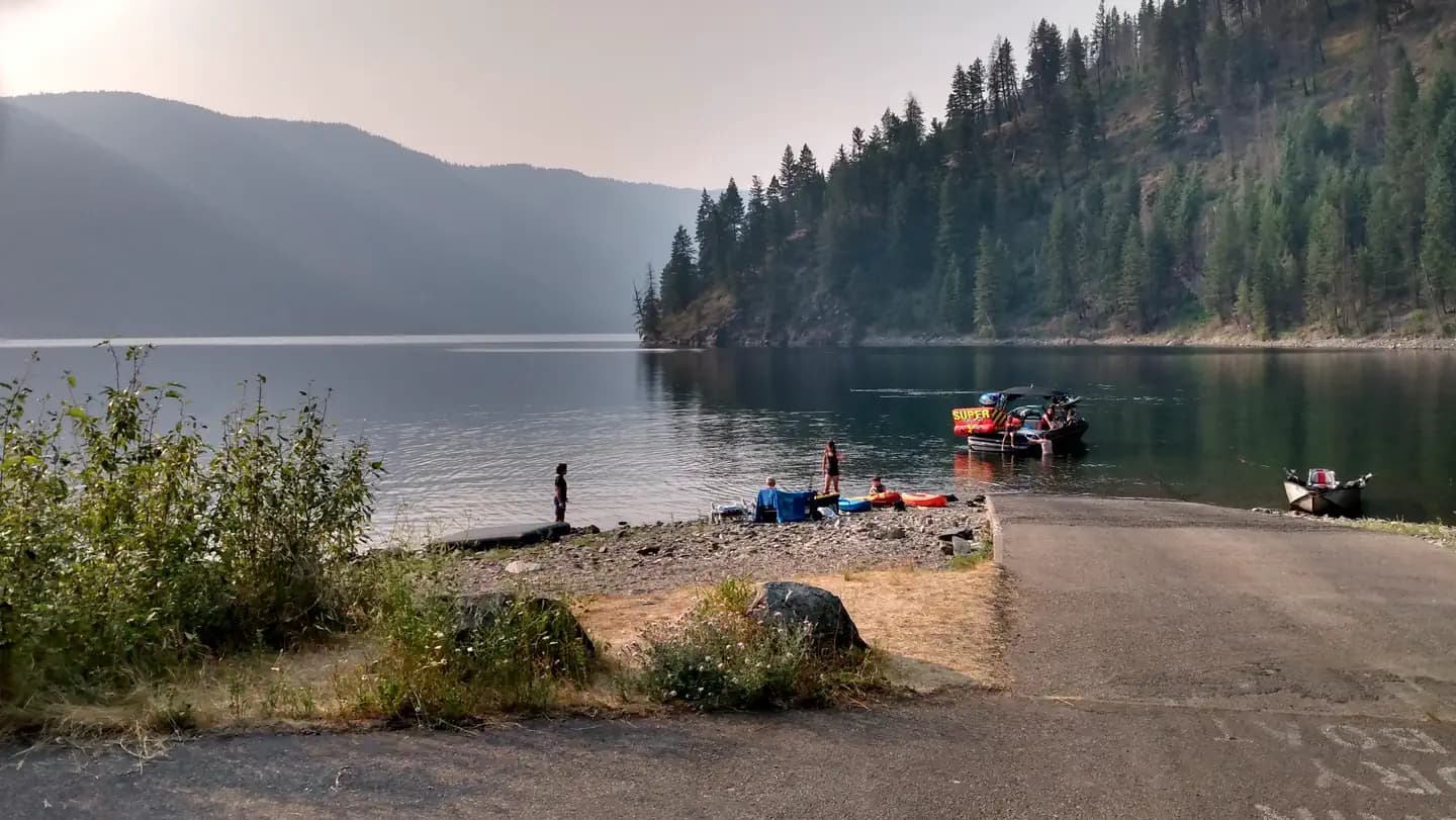 NOISY CREEK campground in Washington