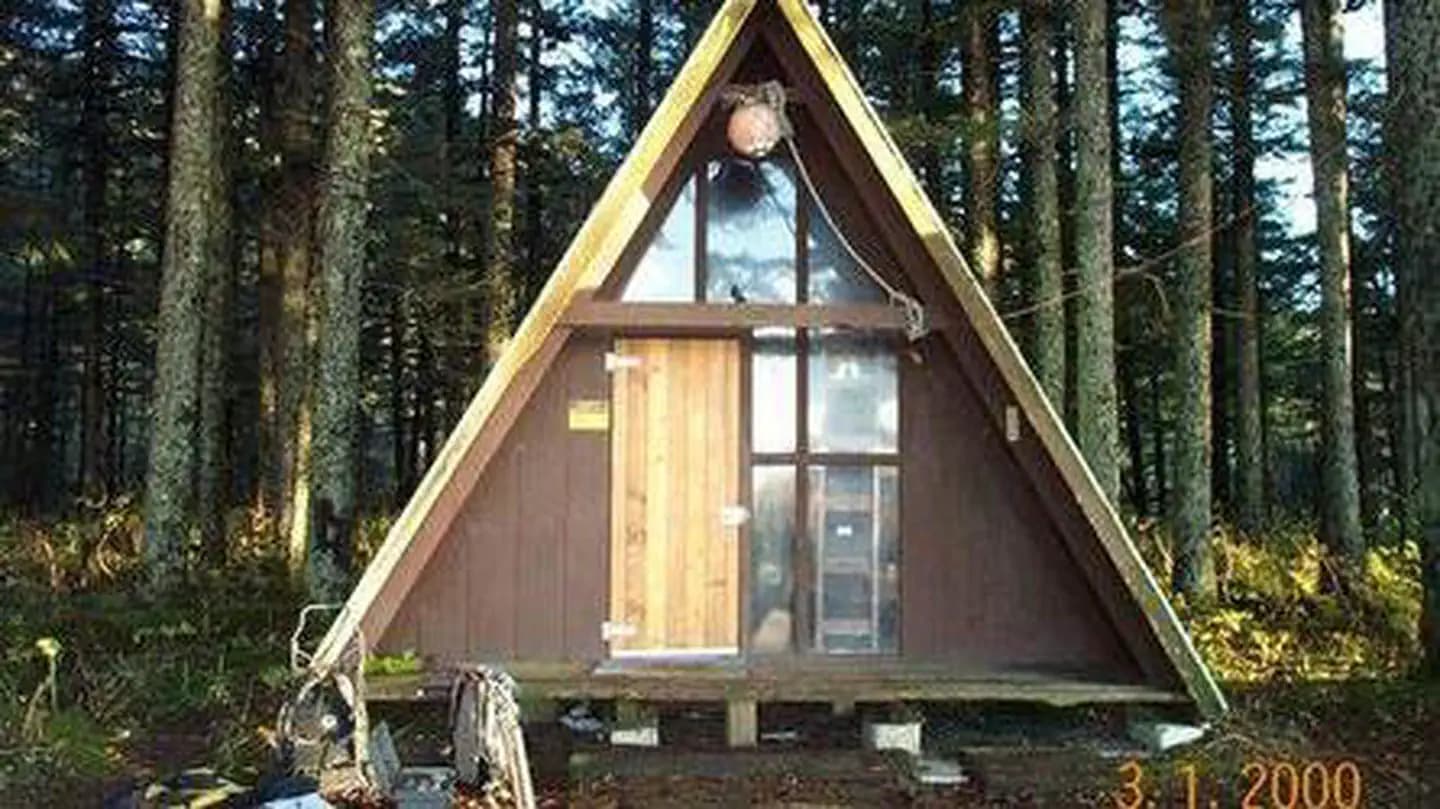 HOOK POINT CABIN campground in Alaska