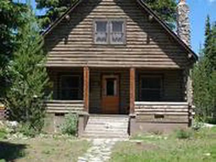 ANTHONY LAKE GUARD STATION campground in Oregon