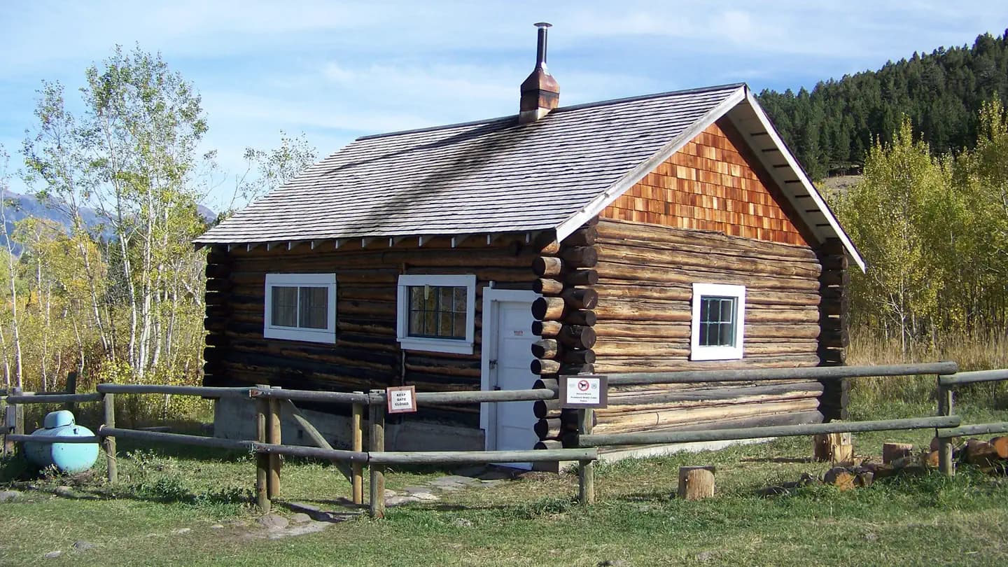 WALL CREEK CABIN campground in Montana