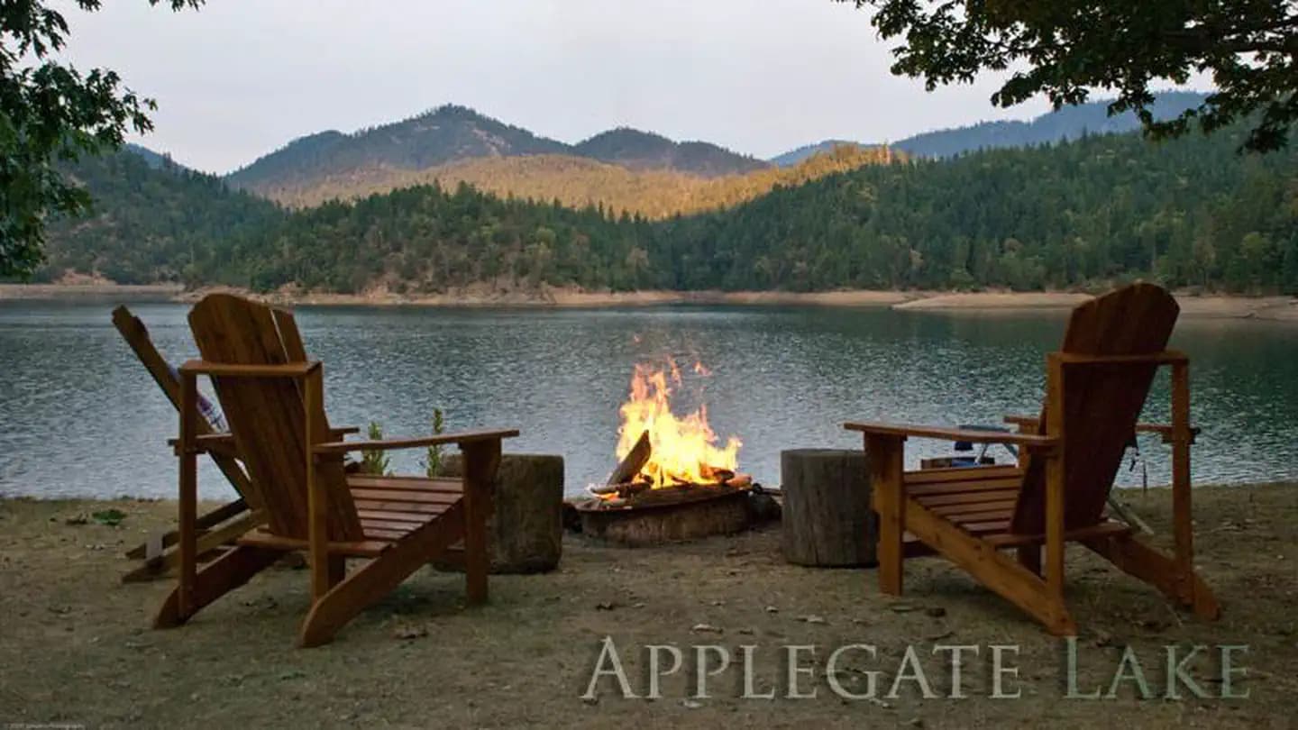 HART-TISH PARK at APPLEGATE LAKE campground in Oregon