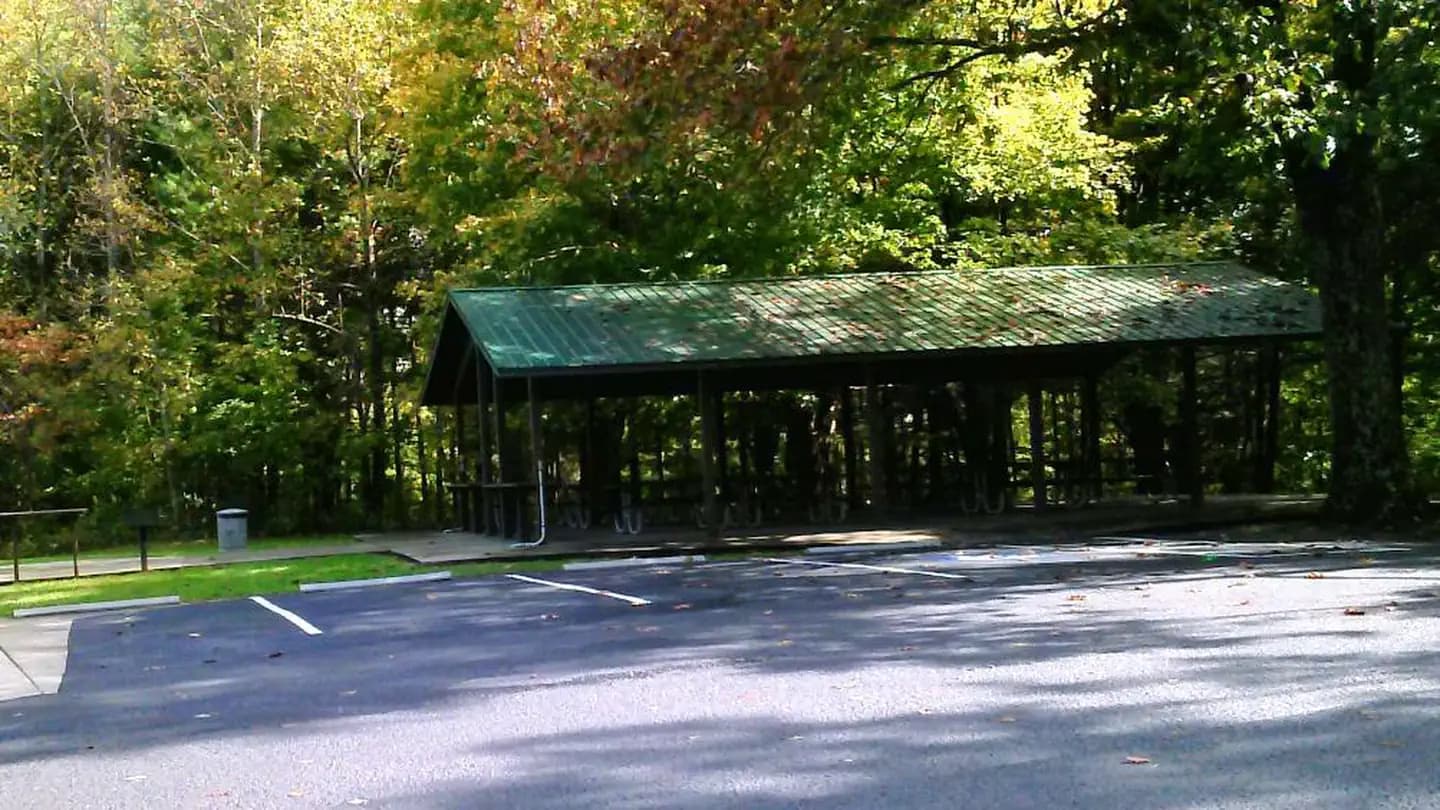 Big Oak Picnic Shelter in Kentucky