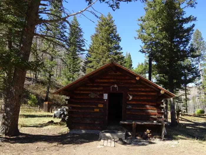 DEER CREEK CABIN (MT) campground in Montana