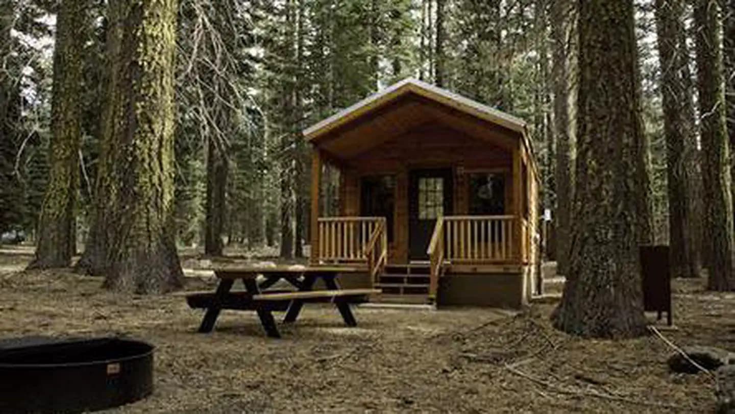 Manzanita Lake Camping Cabins (CA) campground in California