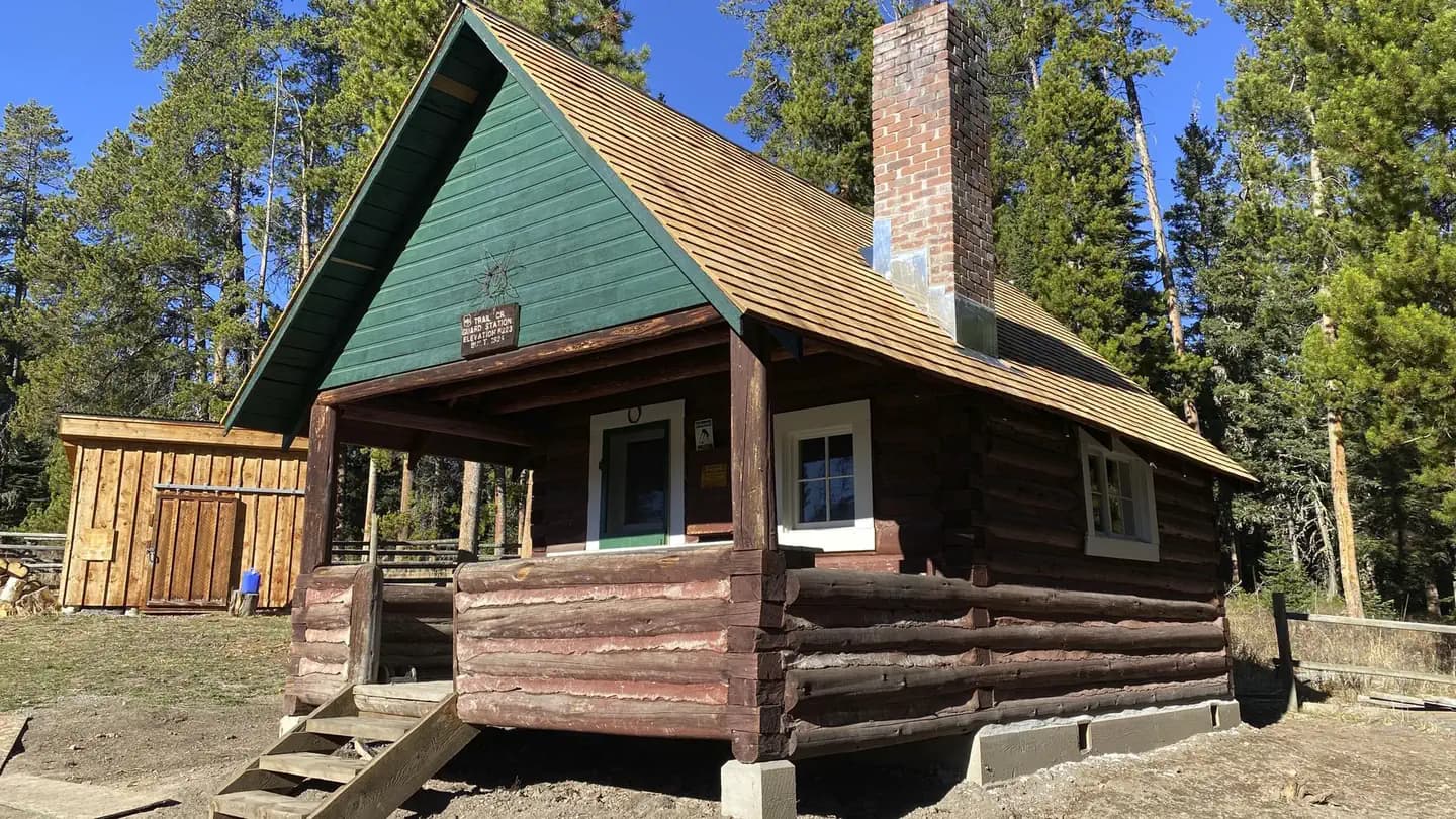 TRAIL CREEK CABIN campground in Montana