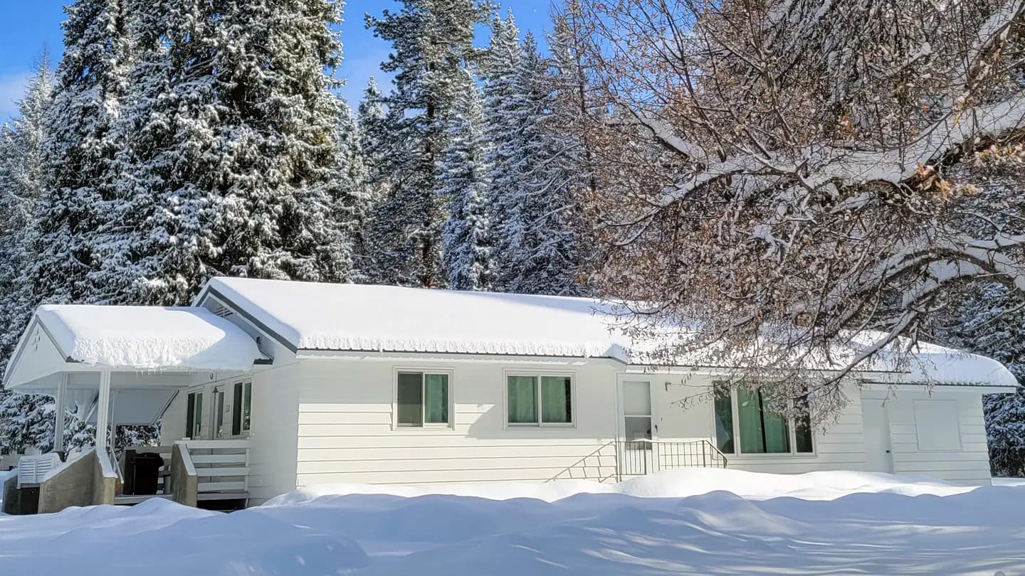 SAVENAC COOKHOUSE campground in Montana