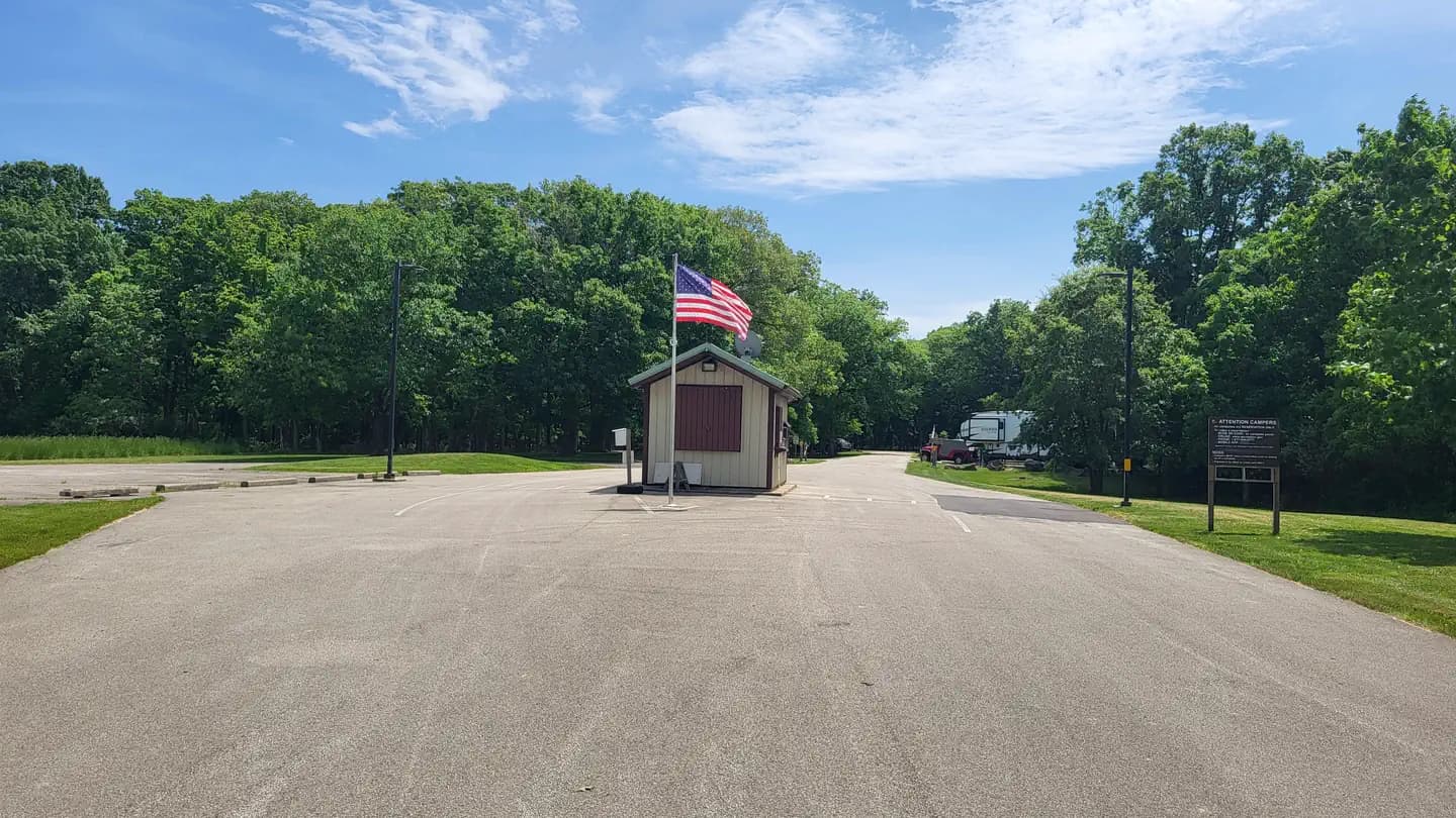 OPOSSUM CREEK campground in Illinois