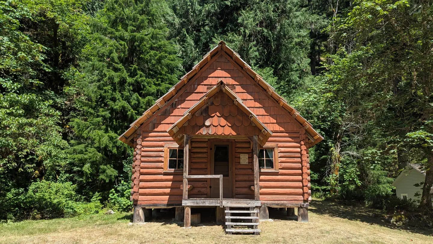 SUIATTLE GUARD STATION campground in Washington
