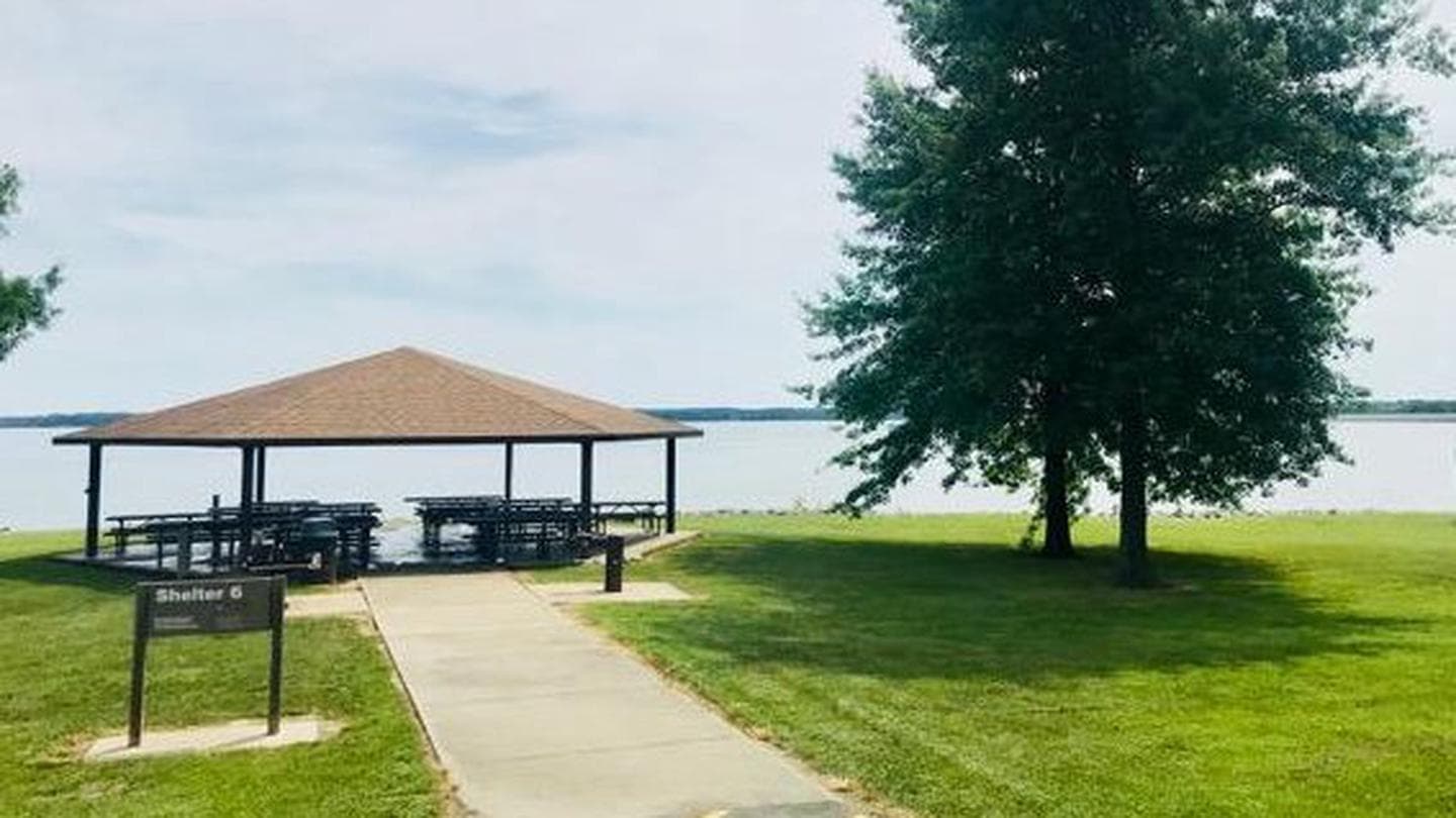 DAM WEST AREA (DAY-USE) campground in Illinois