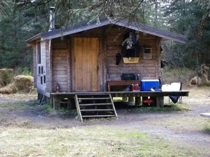 RAVEN CABIN campground in Alaska