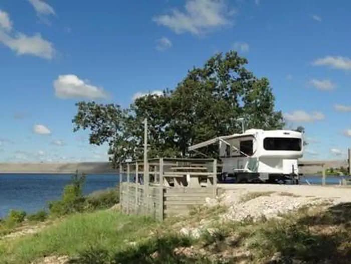 DAMSITE campground in Missouri