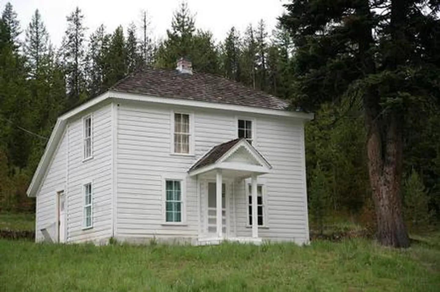 CARETAKERS CABIN campground in Oregon