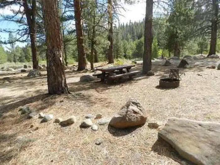 UPPER LITTLE TRUCKEE campground in California
